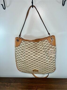Michael Kors large JetSet shoulder bag